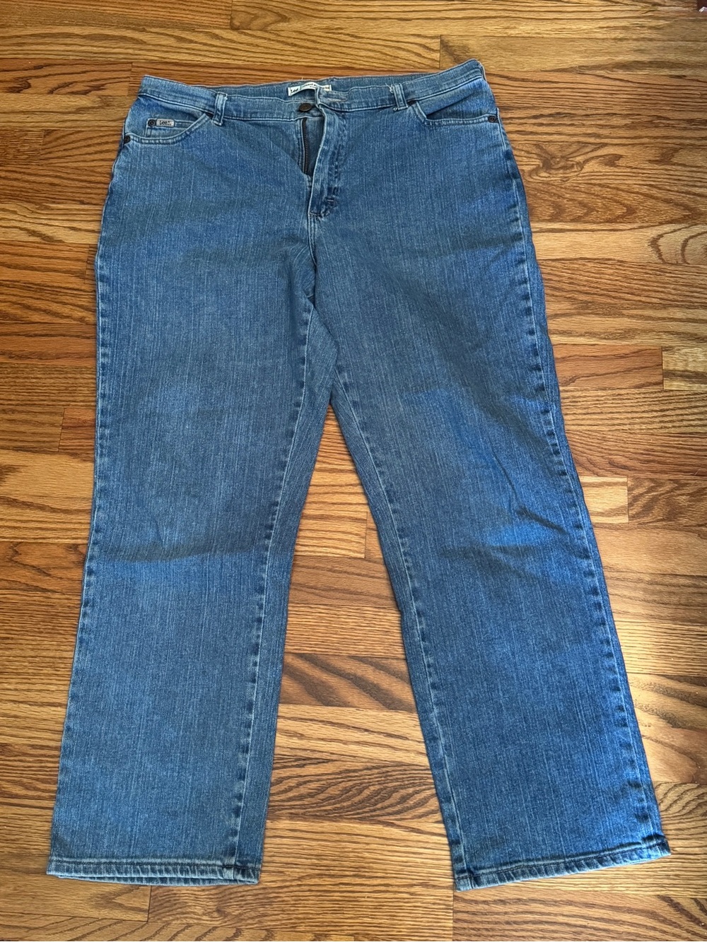 Lee Women's Straight-Leg Denim Jeans